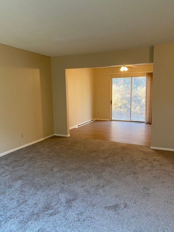 Building Photo - 2094 Highwood Ave E