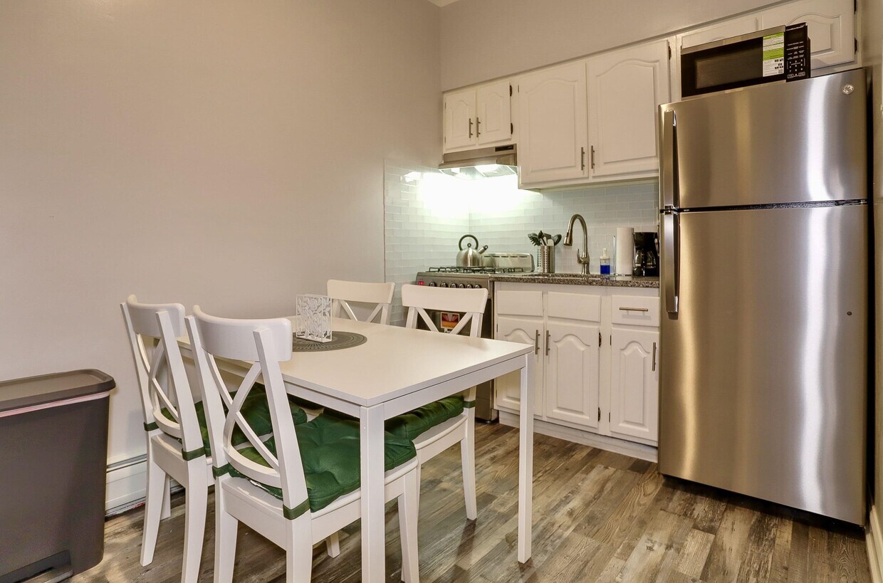 Foto principal - 208 48th St