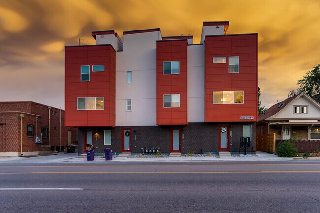 Building Photo - 1924 W 38th Ave