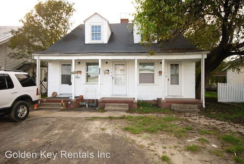 Primary Photo - 907 N George St