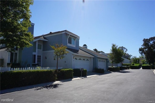 Building Photo - 3 br, 3 bath House - 11 Summerfield # 69