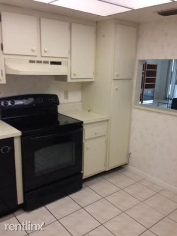 Building Photo - 3154 Via Poinciana