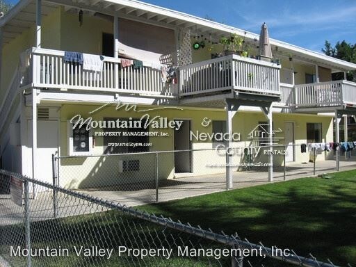 Primary Photo - 615 Walsh St