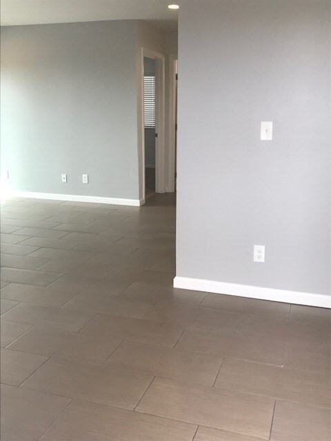Living Space - 1639 S Centre St