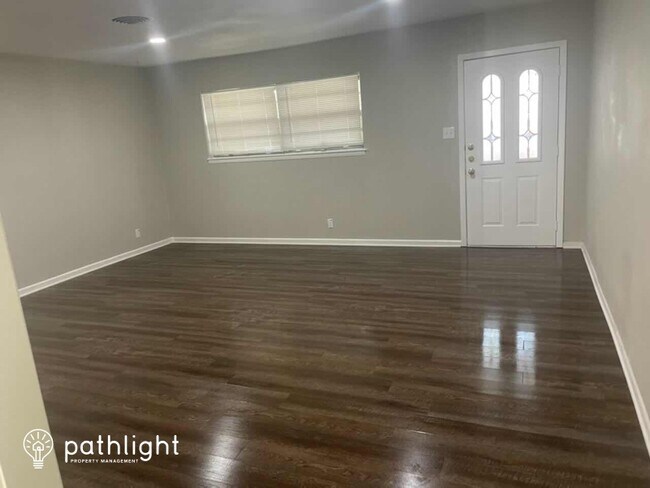Building Photo - 5301 Garrick Ave