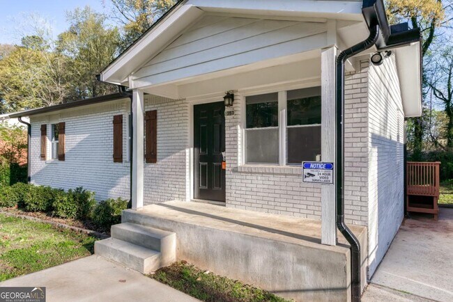 Building Photo - 1357 Plaza Ave SW