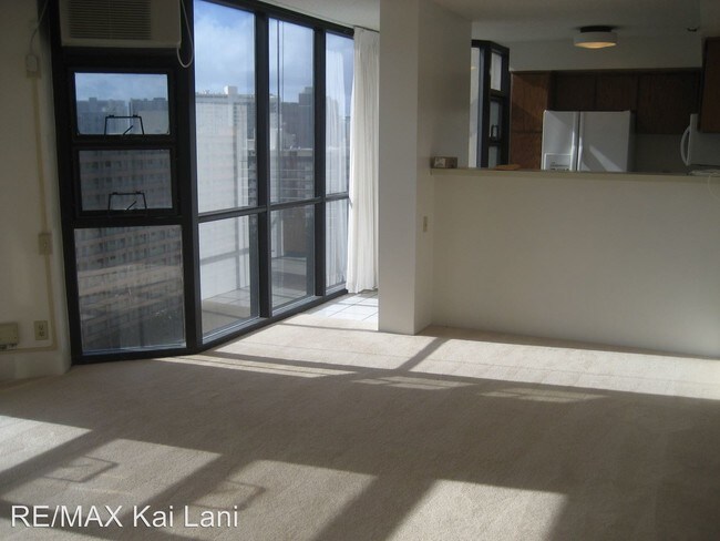 Building Photo - 930 Kaheka St