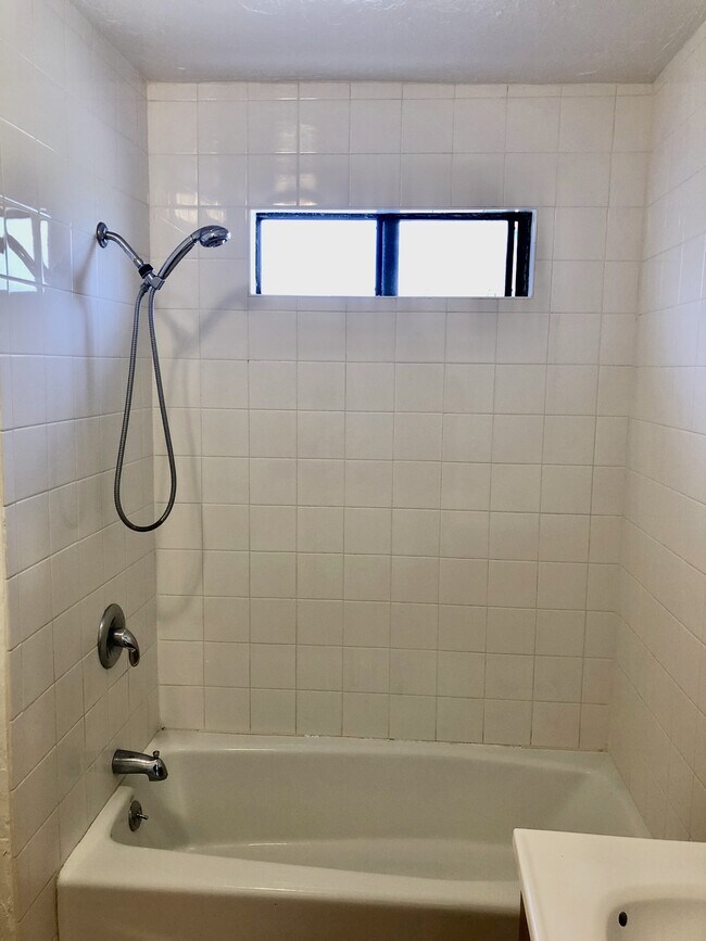 Foto del edificio - 402 Dufour St