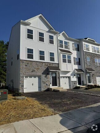 Building Photo - 136 Bell Ct