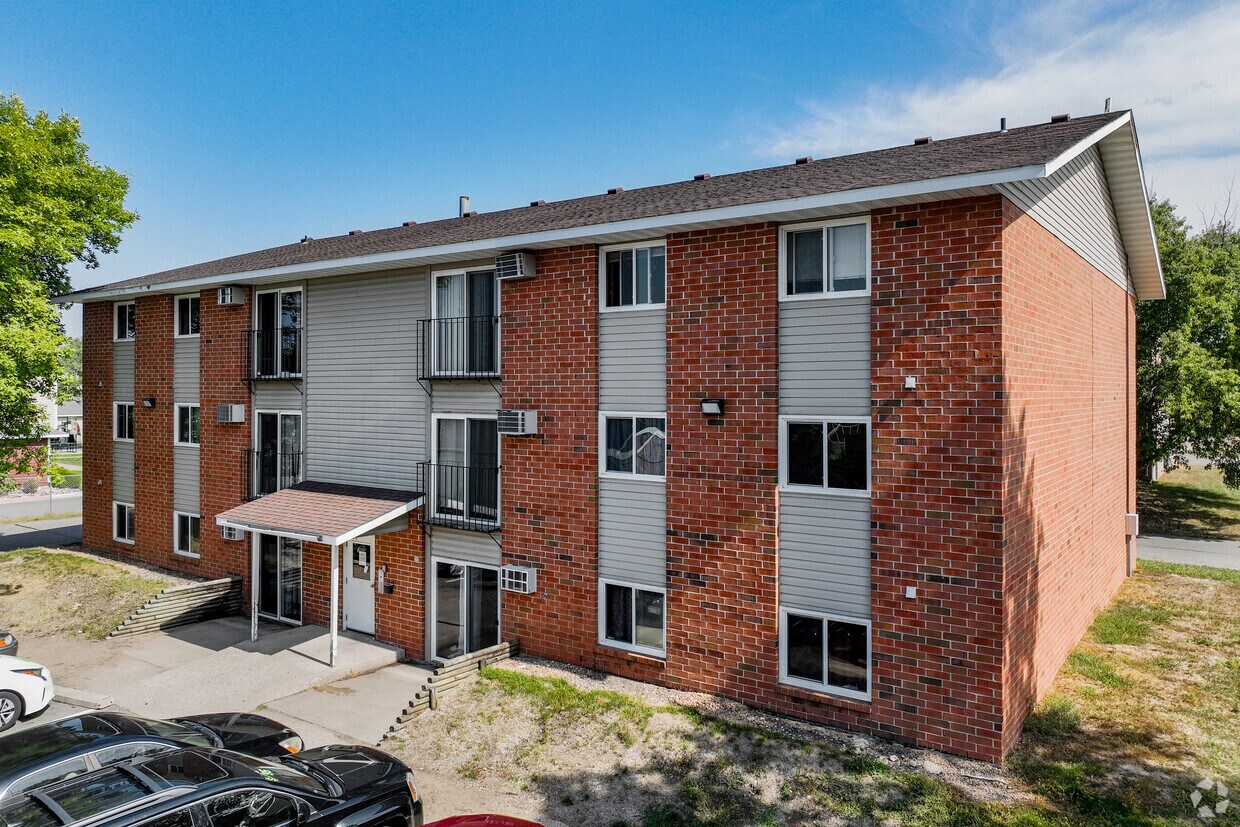 33rd Avenue Apartments Apartments in Saint Cloud, MN