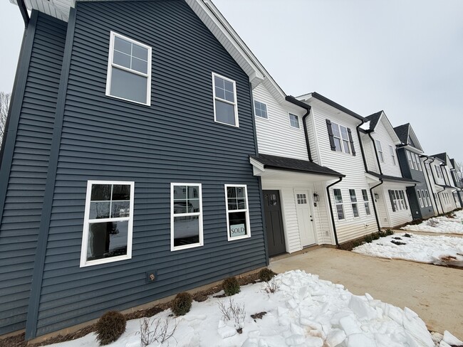 Photo - 110 Aaron Pl Townhome