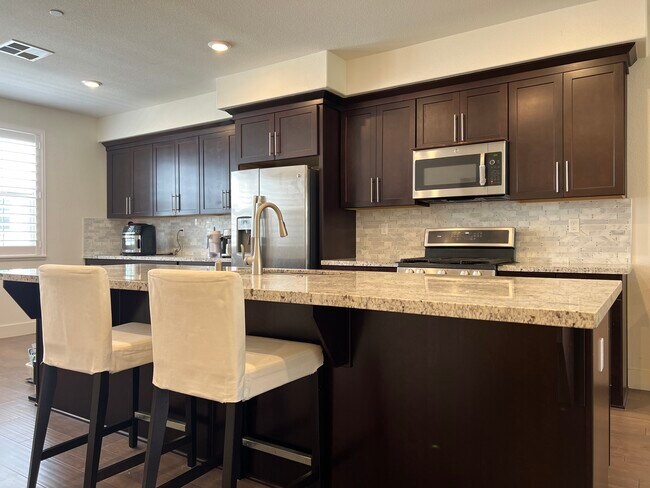Building Photo - 8637 Seawind Way