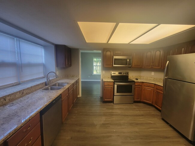 Building Photo - 779 Liberty Hill Dr