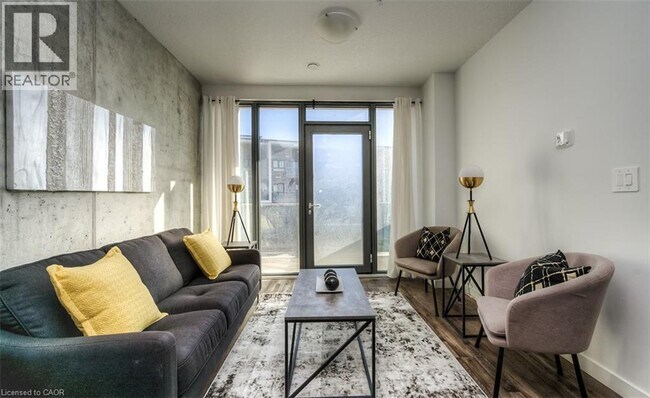 Photo du bâtiment - 1438 Highland Rd W