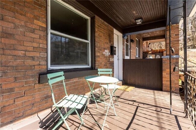 Foto del edificio - 6517 Dean St