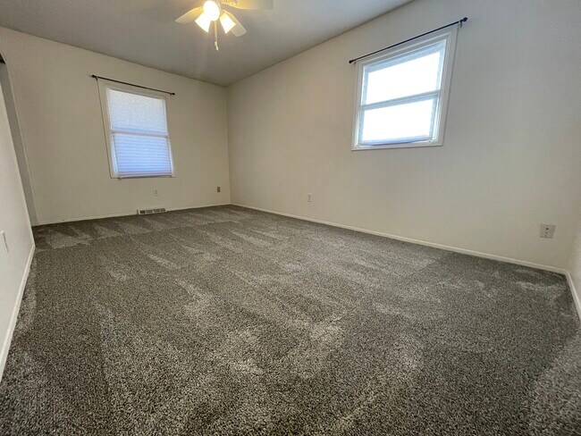Bedroom 1 w closet - 4006 55th St