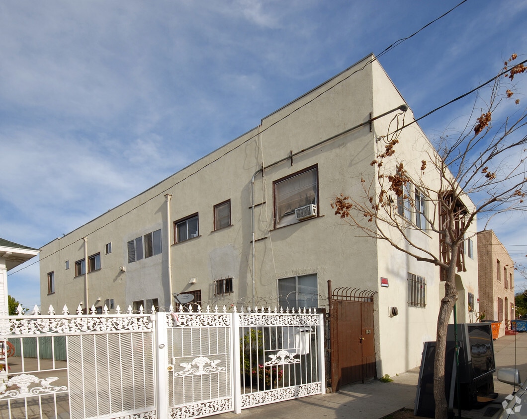 Building Photo - 1435 S Union Ave