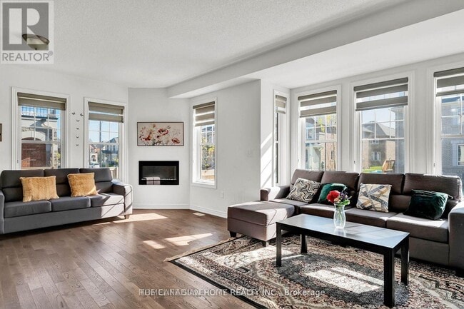 Building Photo - 31 Bushwood Trl