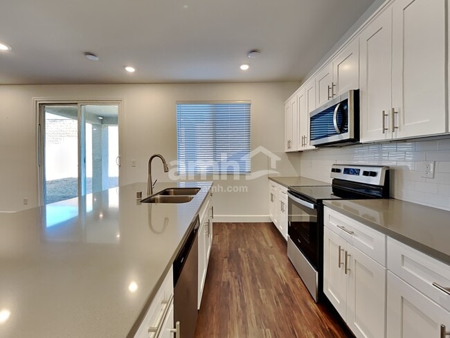 Foto del edificio - 8939 Tiger Tooth Ave