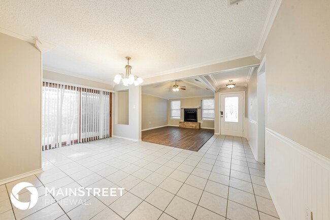 Building Photo - 2310 Markland St