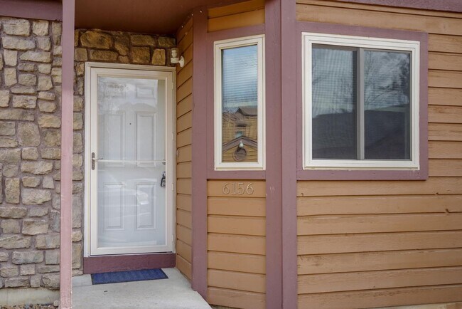 Foto del edificio - Spacious 3 Bedroom, 3 Bathroom Willowbrook Condo in Gunbarrel