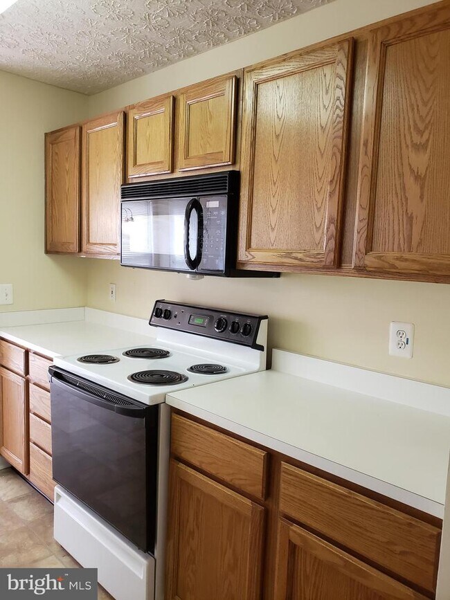 Building Photo - 9571 Shirewood Ct