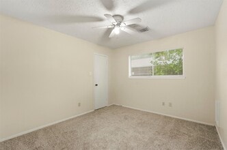 Building Photo - 423 Pickford Dr