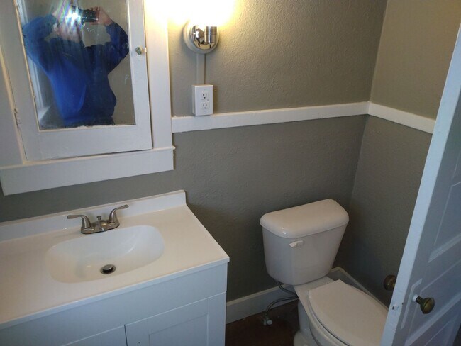 Building Photo - 3BR/1BA