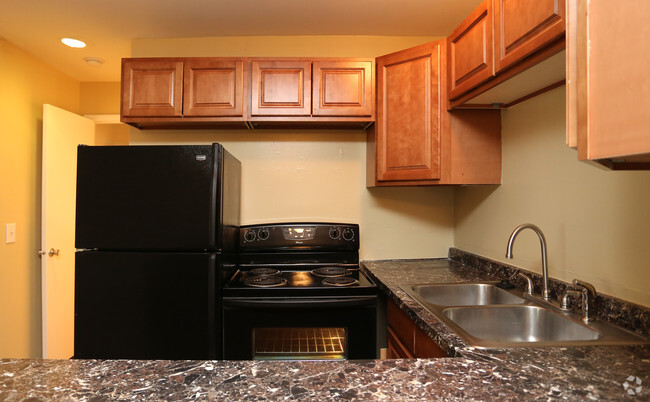 Kitchen - The Cliffs Apartments