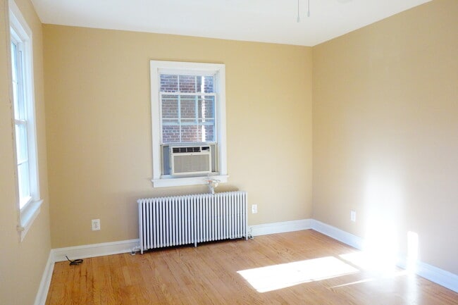 Building Photo - 8413 Flower Ave