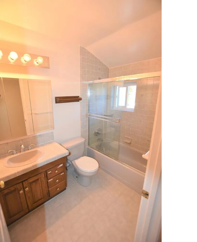 Primary Photo - 1266 Collins Ln