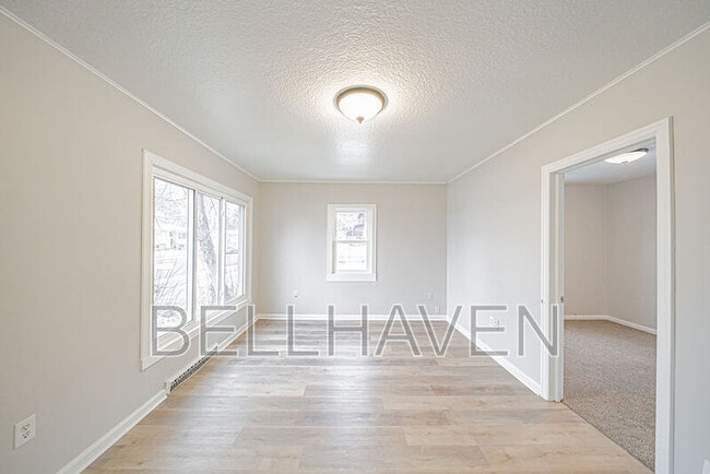 Building Photo - 465 3rd St