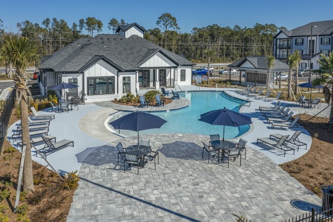 Outdoor Recreational Social Area - Odyssey at Laurel Island