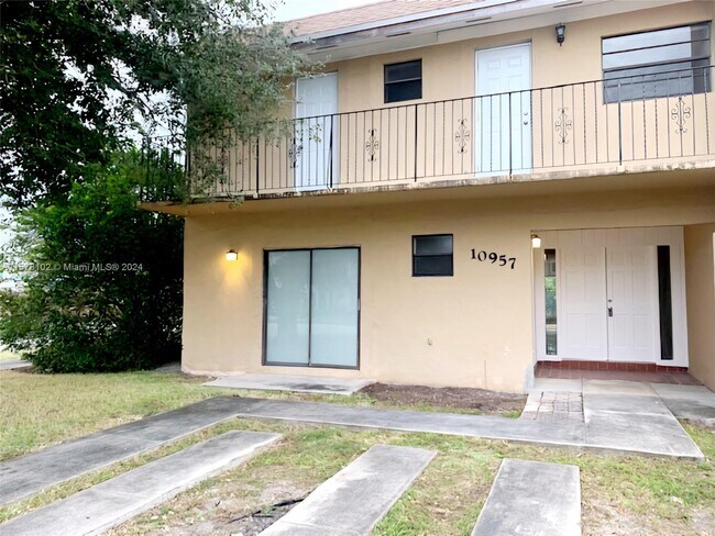 Foto del edificio - 10957 SW 25th St