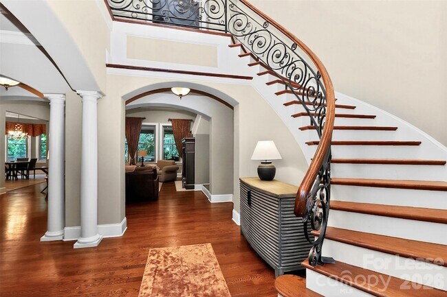Building Photo - 6031 Greystone Dr