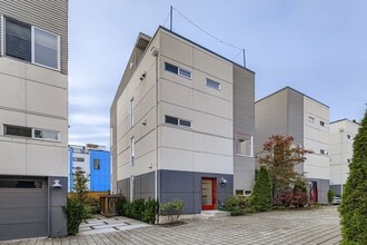 Building Photo - 917 29th Ave S