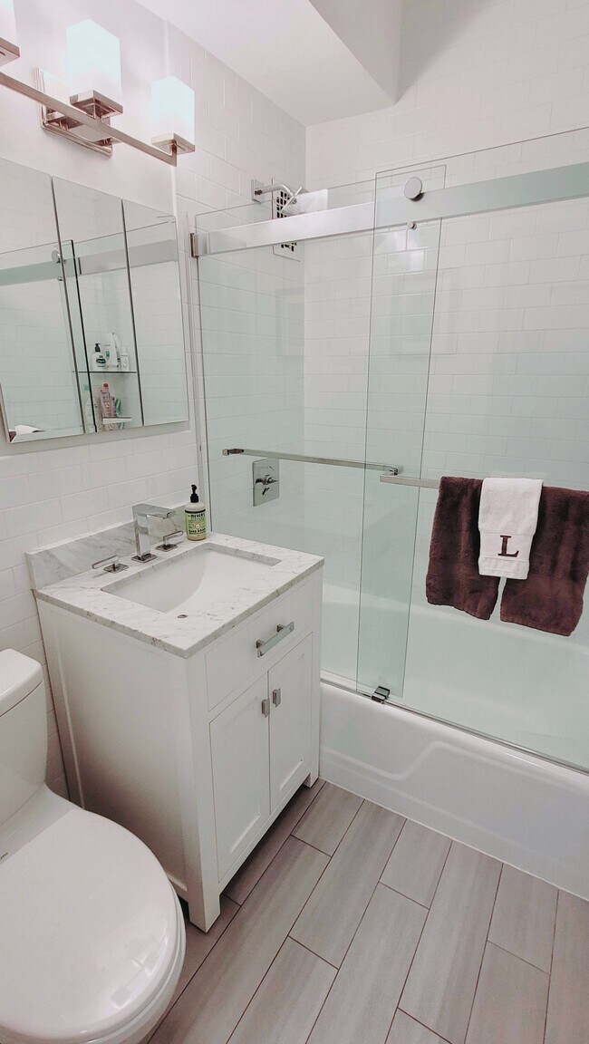 Foto del edificio - 220 E 54th St