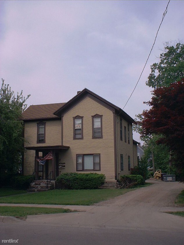 121 Elm St, Kalamazoo, MI 49007 Condo for Rent in Kalamazoo, MI