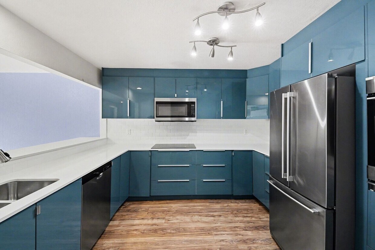 Photo - 13820 NE 65th St (Redmond, WA)