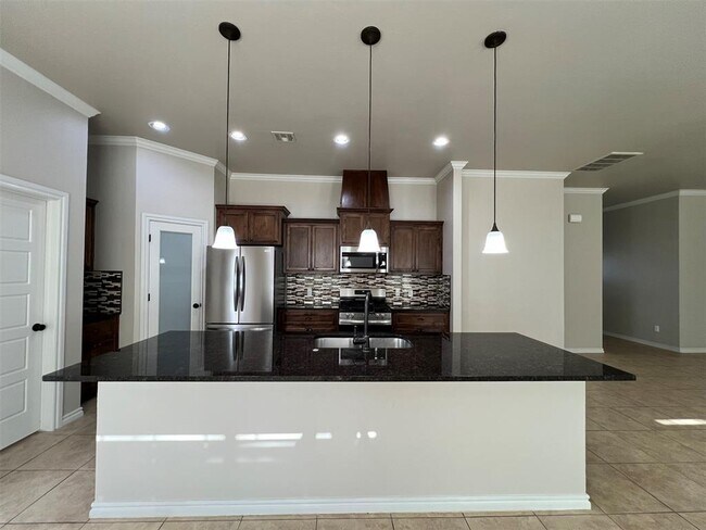 Building Photo - 203 Lyla Glen Dr