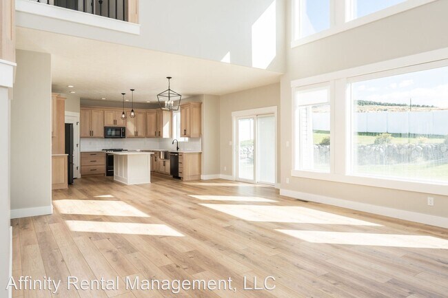 Foto del edificio - 6 br, 3.5 bath House - 3163 Trevor Street