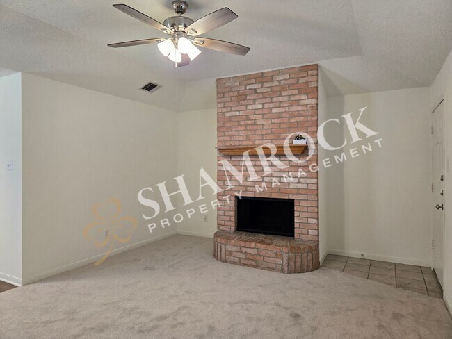 Foto del edificio - 2/2 Duplex in Midway ISD!
