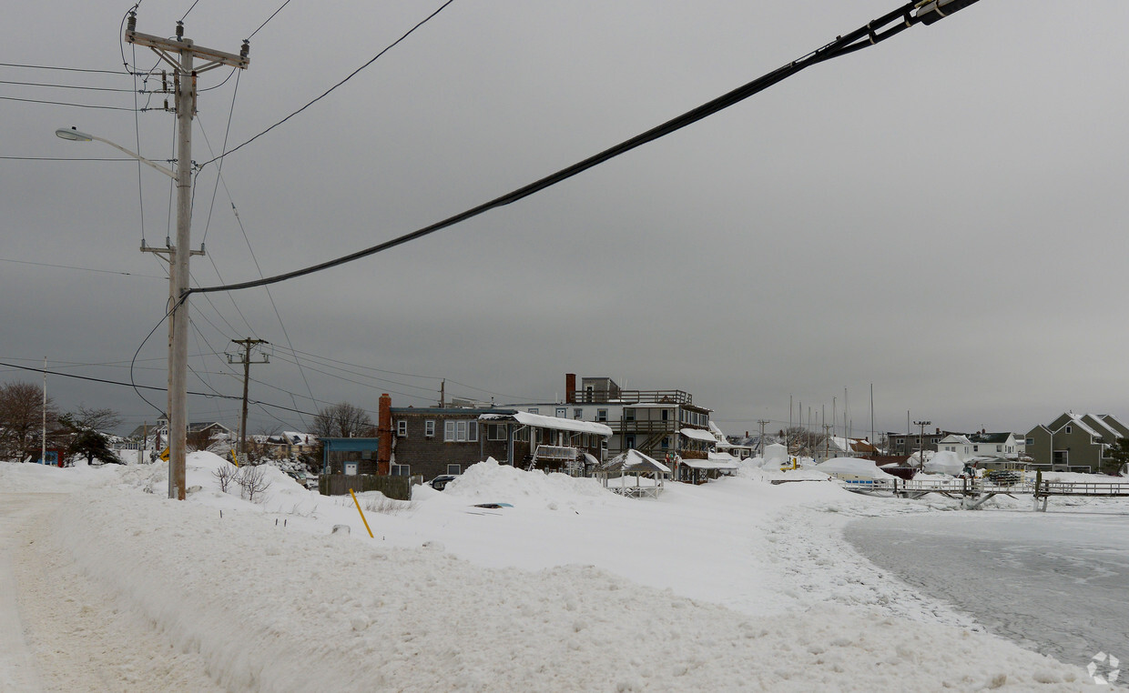 Building Photo - 843-845 Nantasket Ave