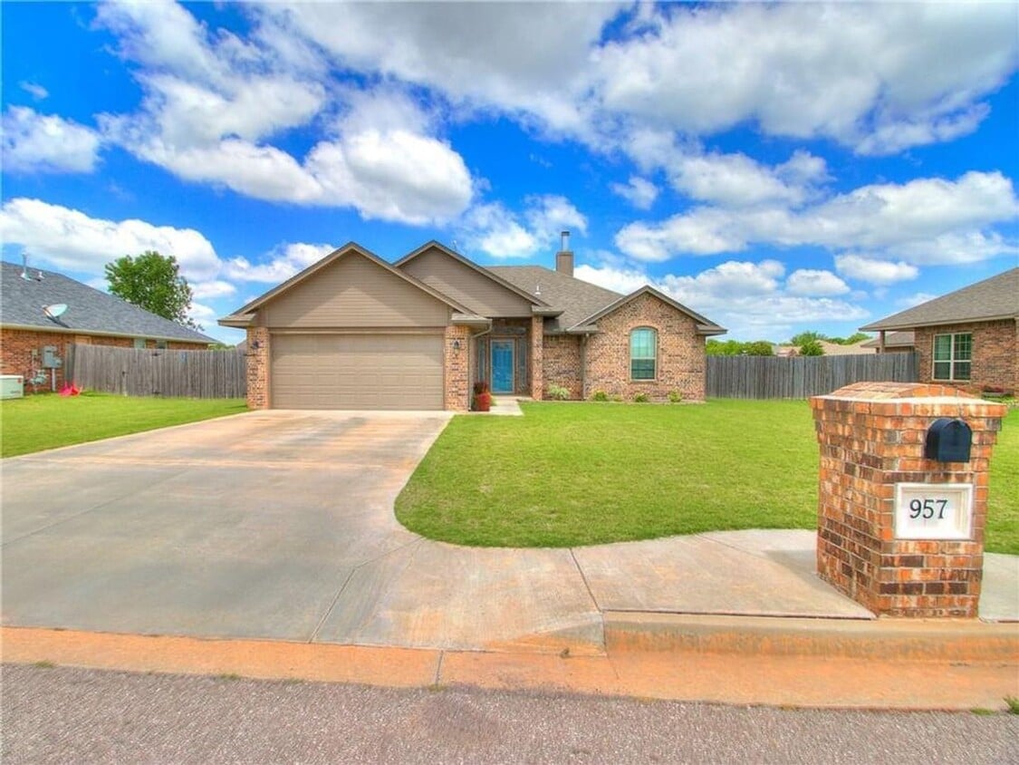 Primary Photo - Welcome to this amazing home situated on a...