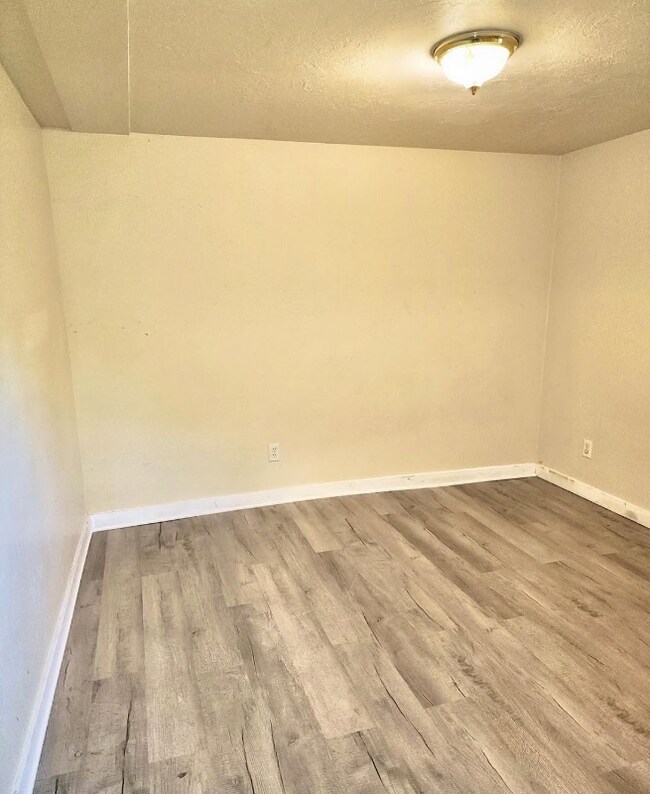Foto del edificio - 2828 E 15th St