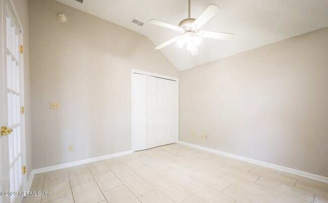 Building Photo - 7350 Hawks Cliff Dr