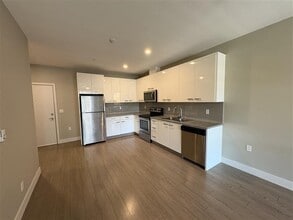 Building Photo - 45513-45513 Market Way
