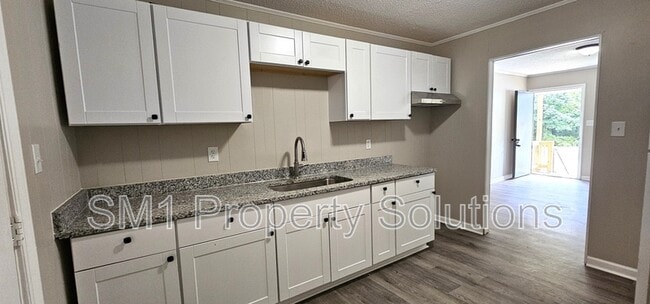 Building Photo - 307 N Hall St