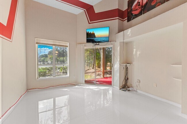 Foto del edificio - 4791 Via Palm Lakes