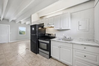 Building Photo - 812 19th St